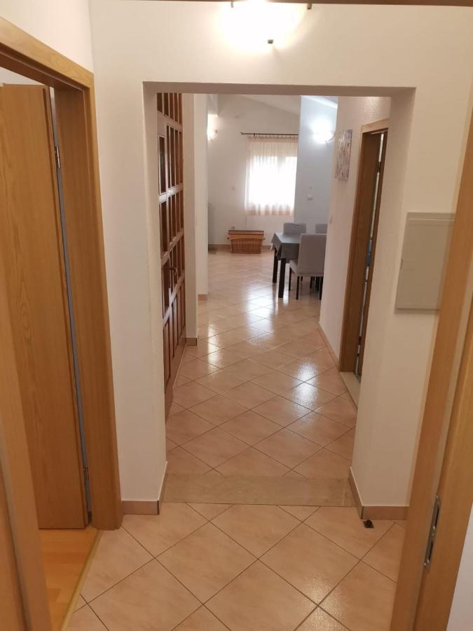 Trilj Apartman Jurika Exterior photo