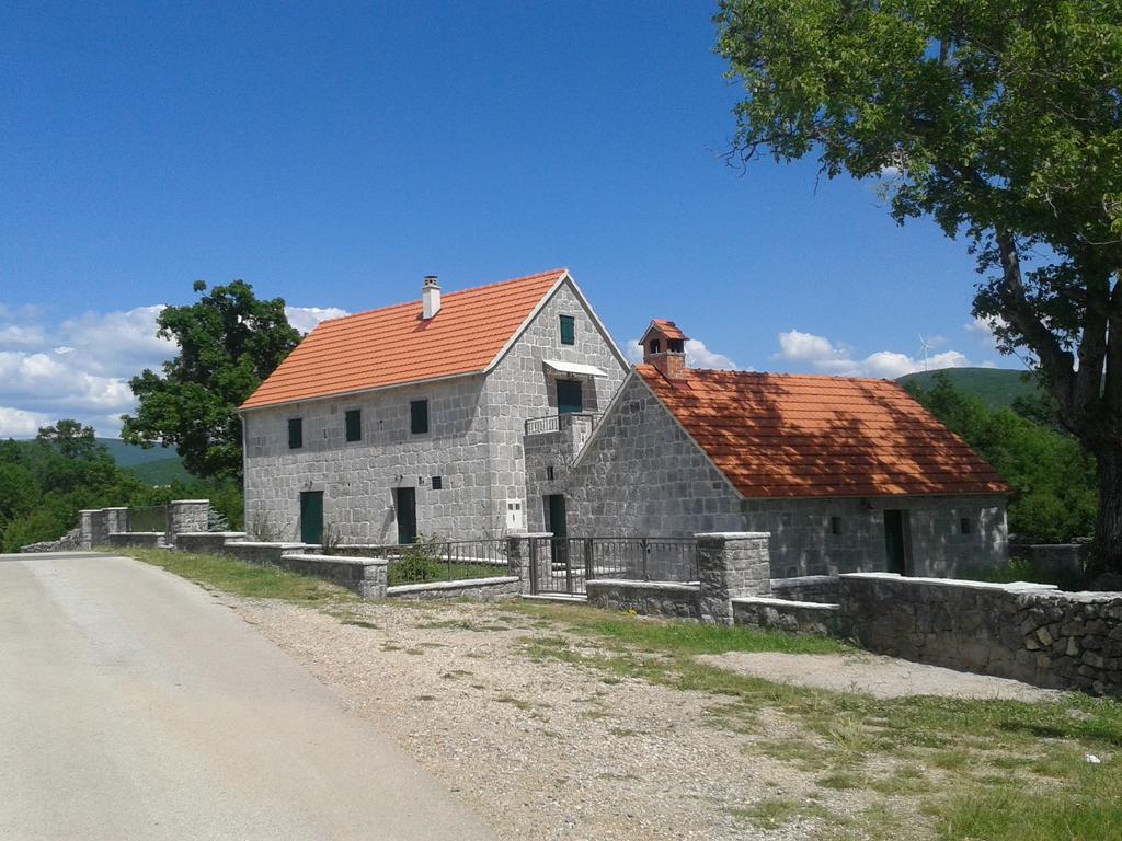 Trilj Apartman Jurika Exterior photo